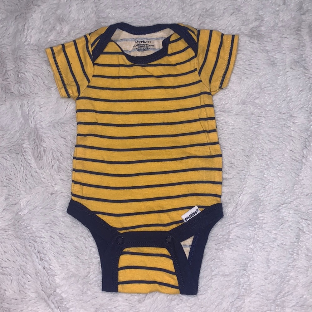(3 for $10) gerber yellow newborn striped bodysuit baby boy clothing